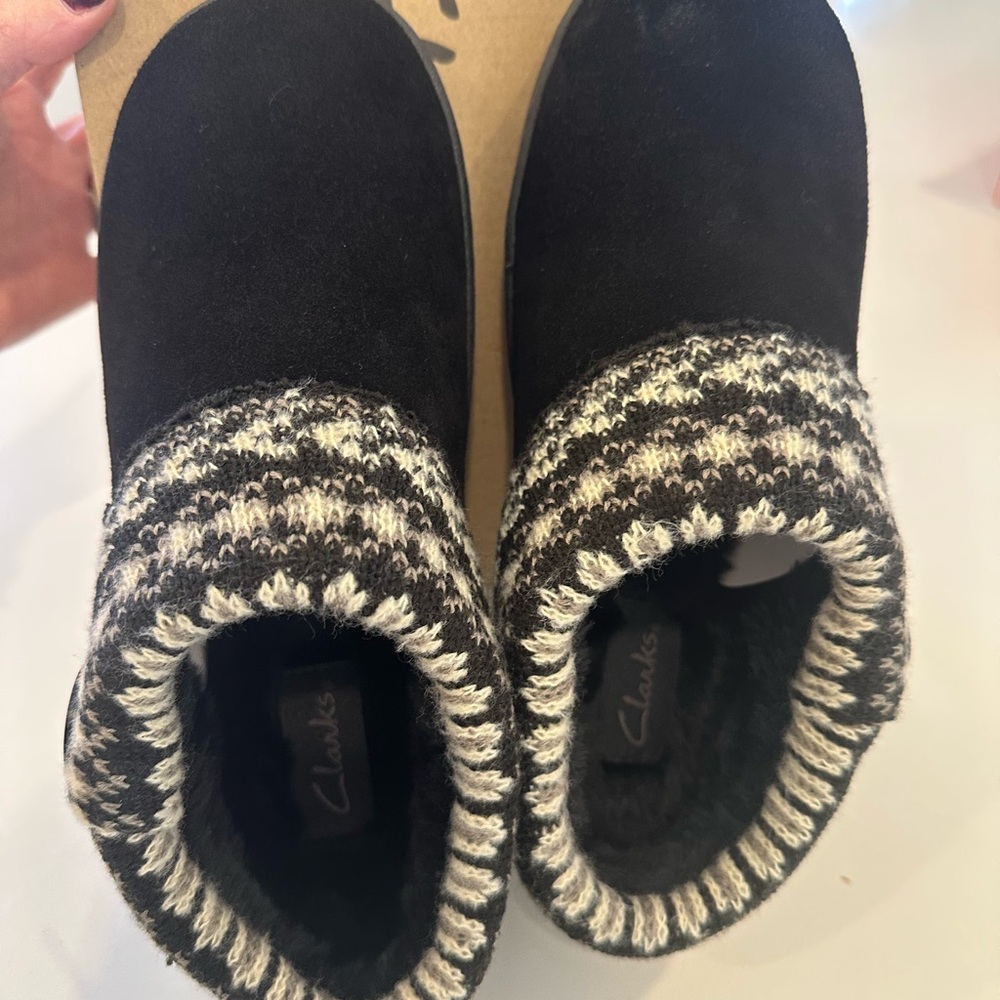 Clarks Indoor Outdoor slippers